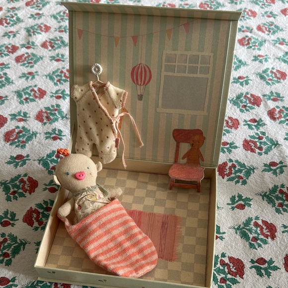 Maileg Ginger Baby Set - Picture 3 of 10